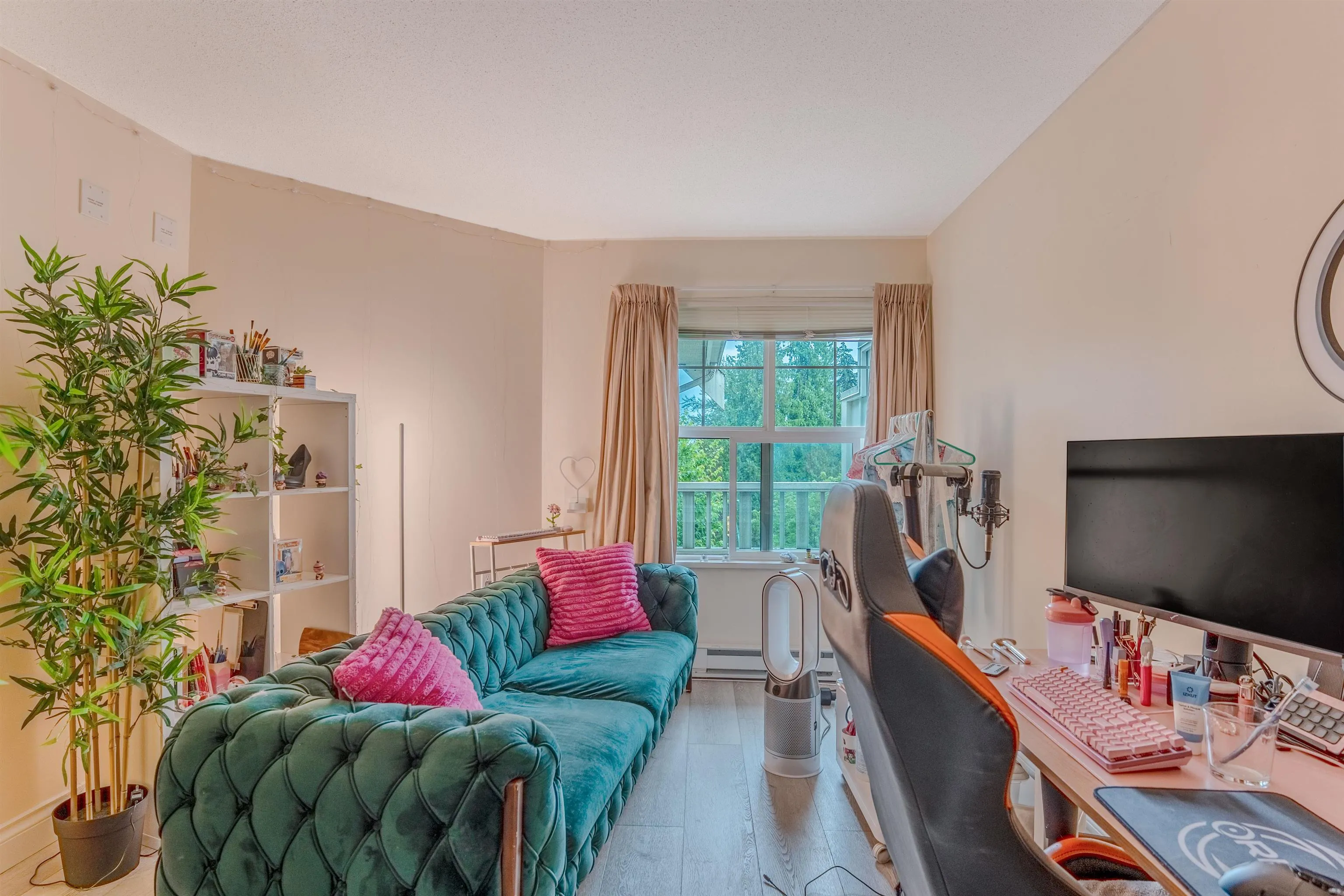 416 960 Lynn Valley Road