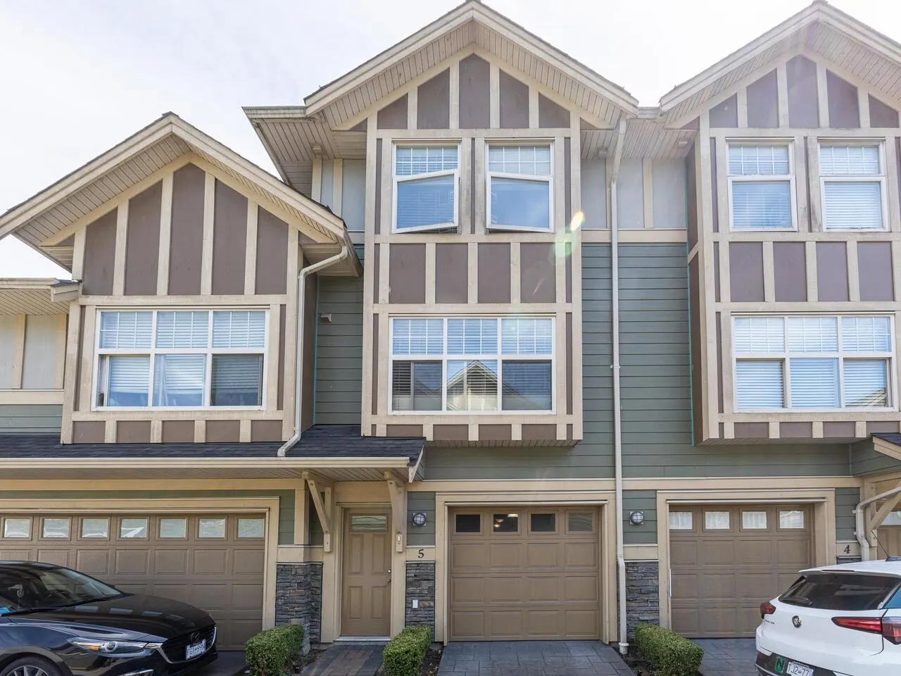 5 11111 Cambie Road
