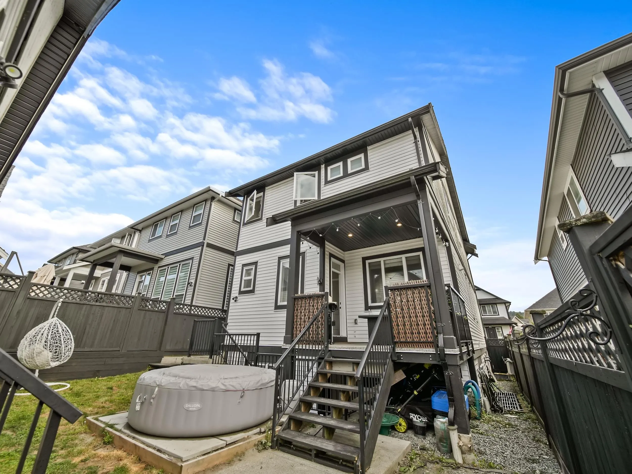 36051 Emily Carr Green