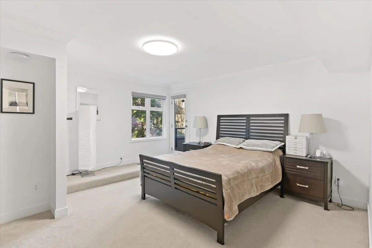62 Shoreline Circle