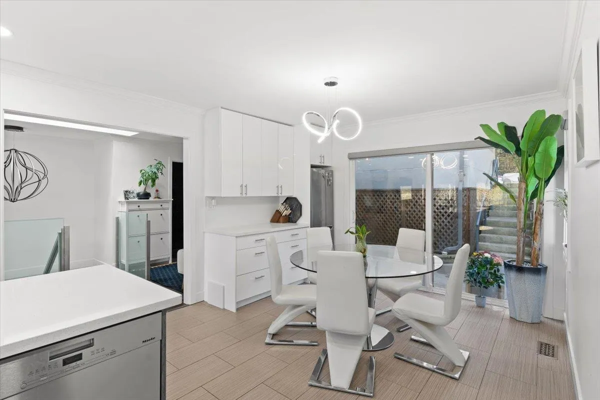 62 Shoreline Circle