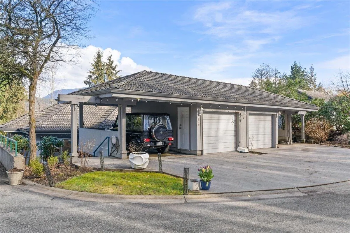 62 Shoreline Circle