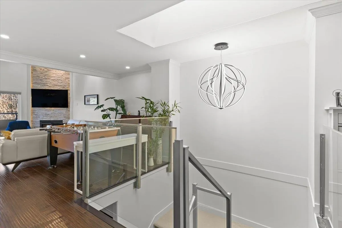 62 Shoreline Circle