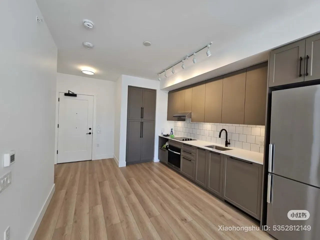 409 8750 University Crescent