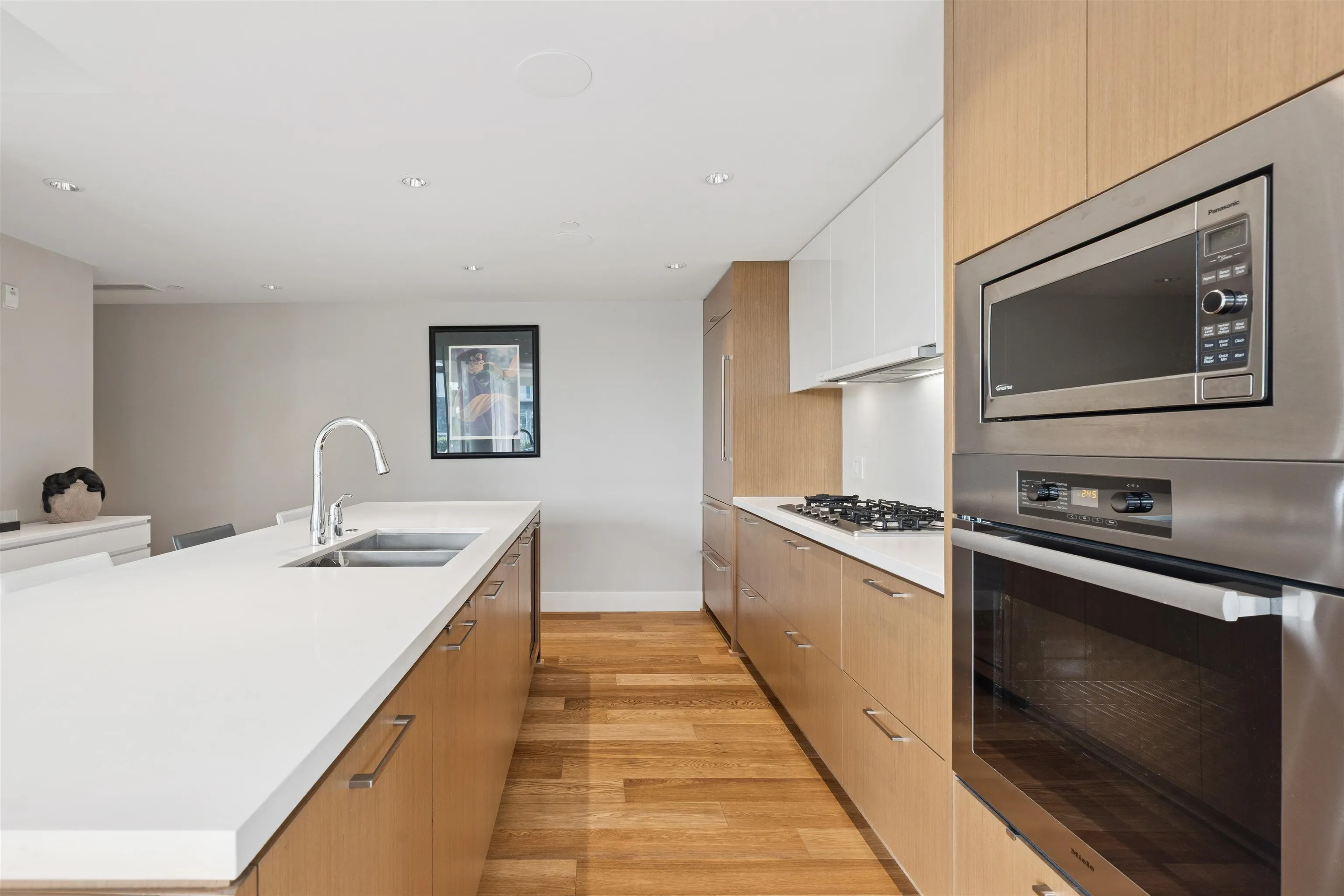 201 908 Keith Road