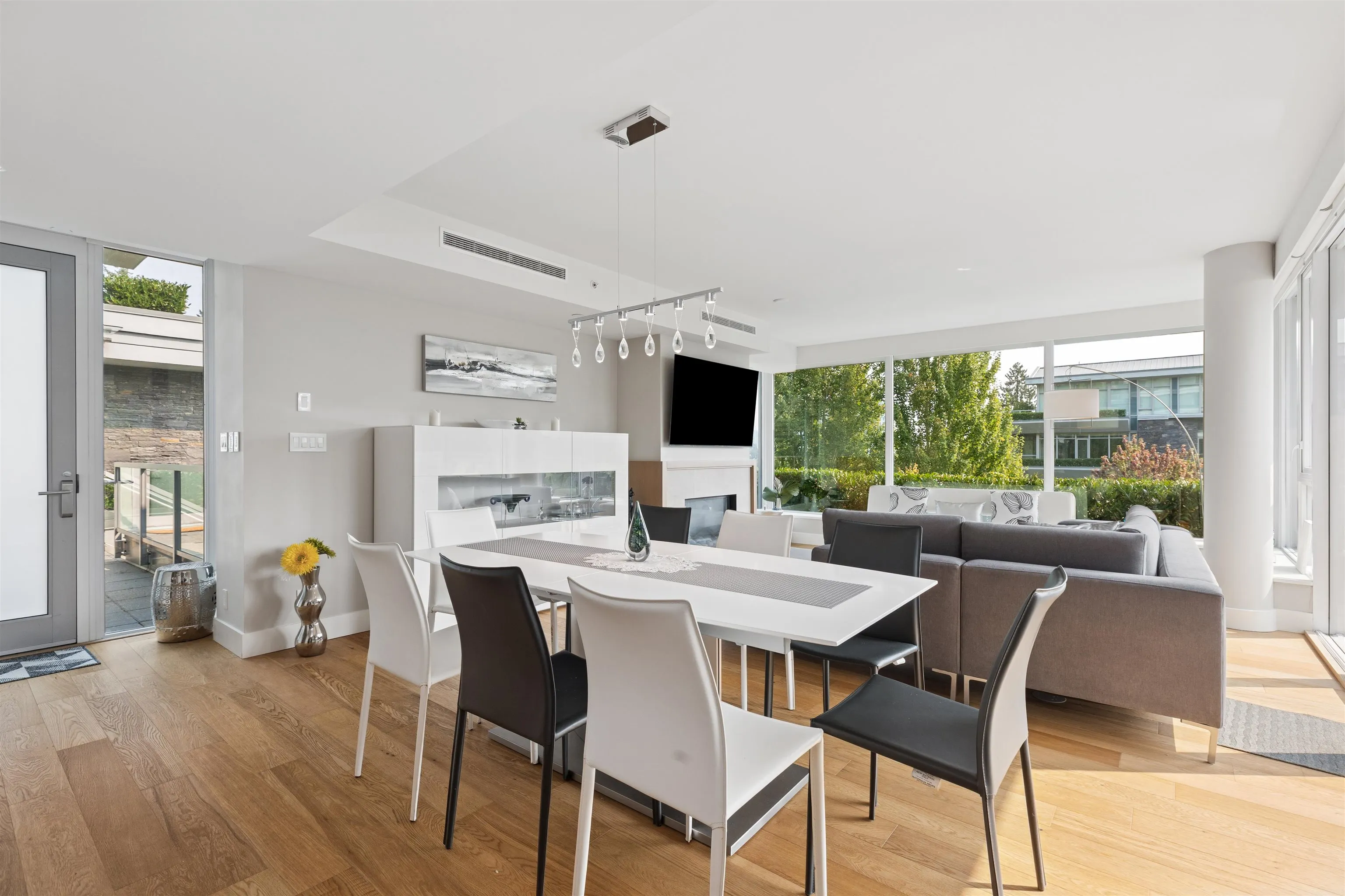 201 908 Keith Road