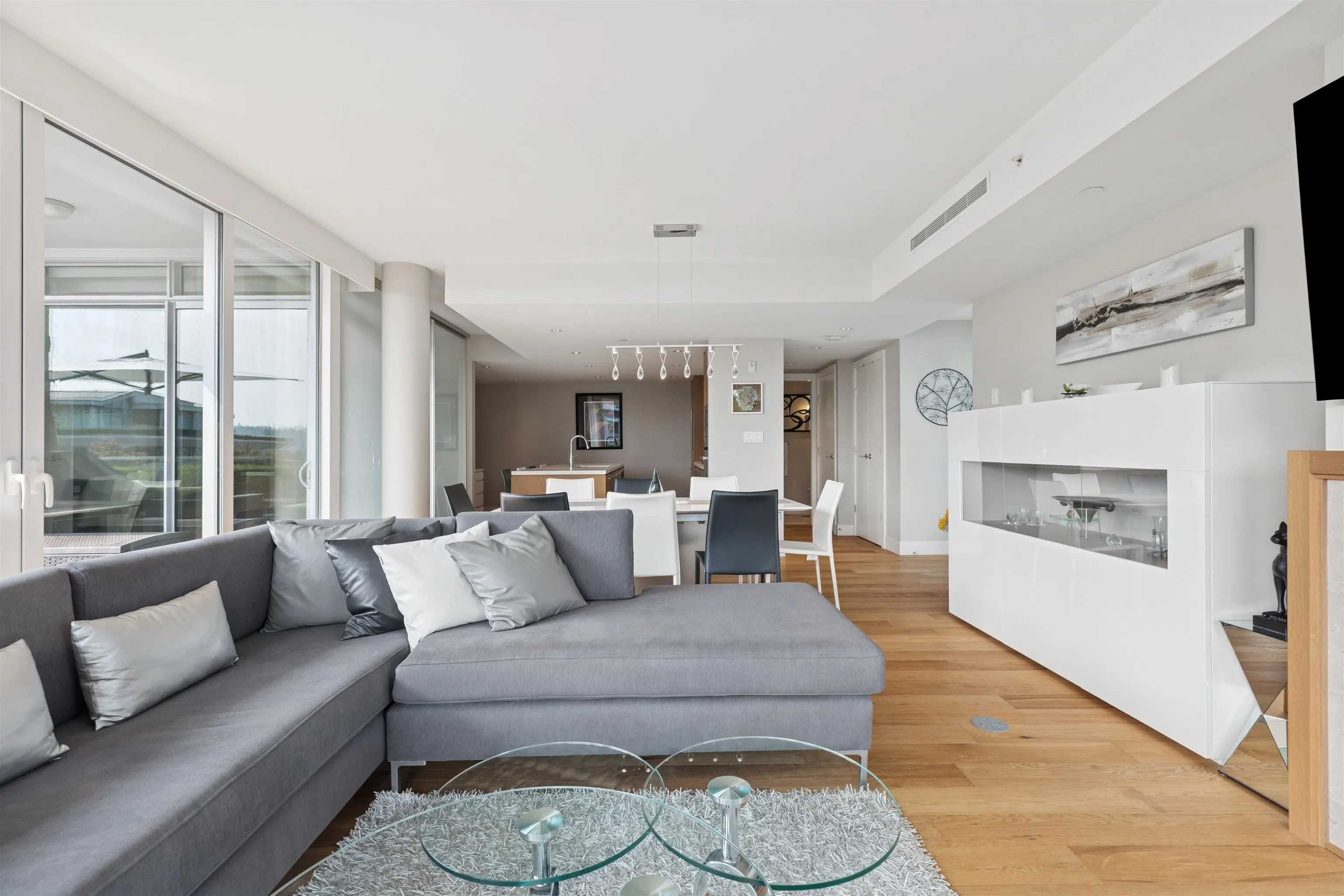201 908 Keith Road