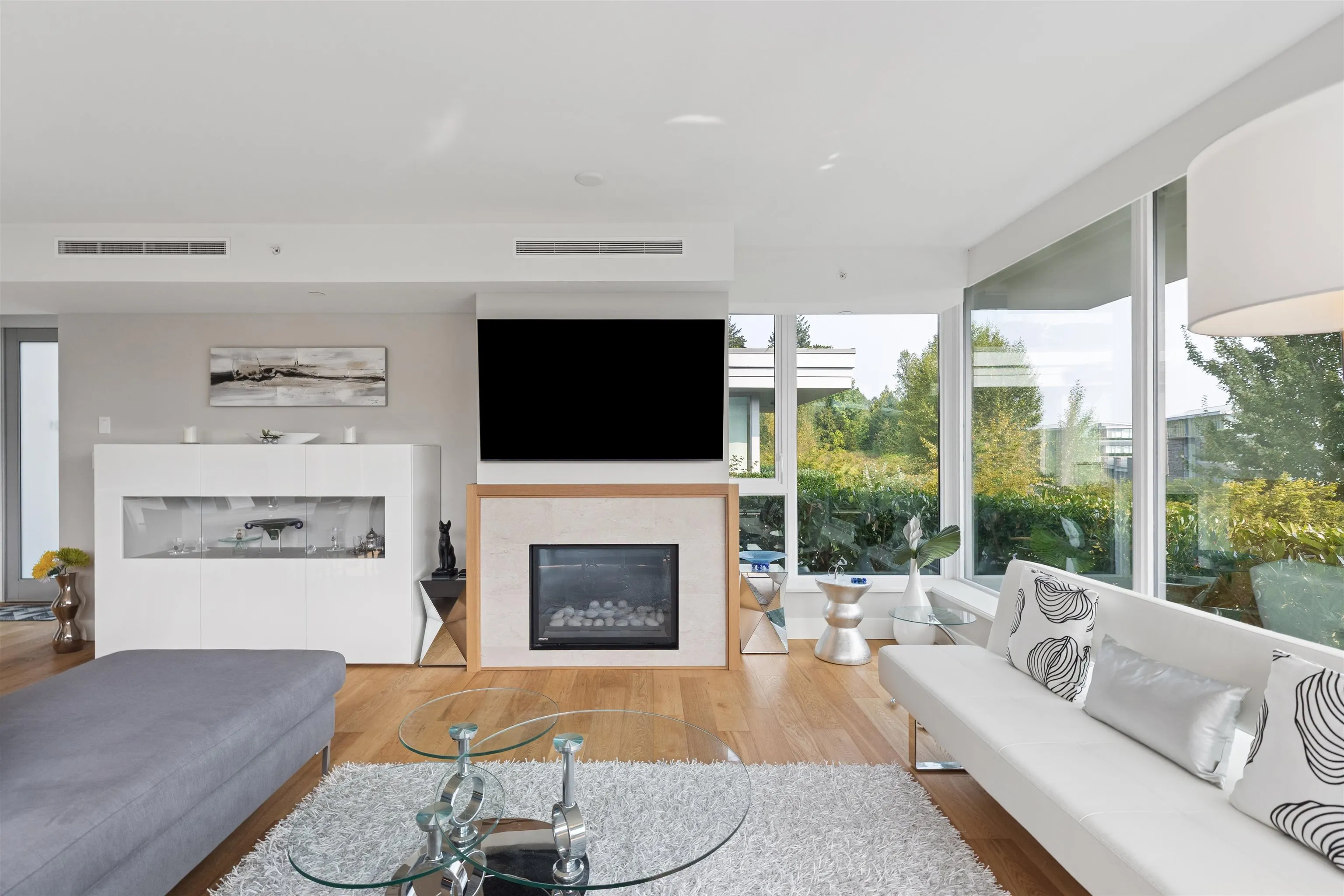 201 908 Keith Road