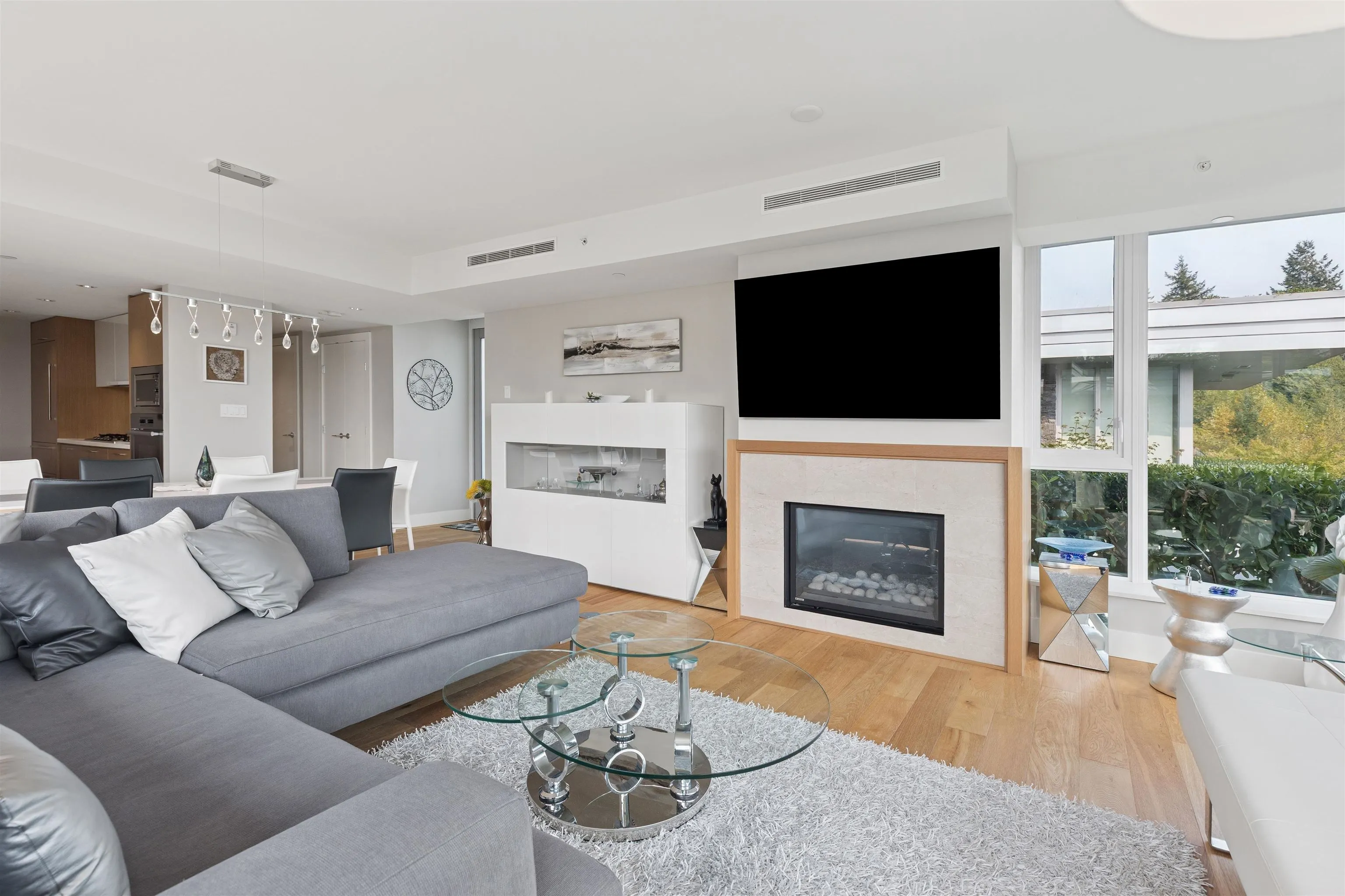 201 908 Keith Road