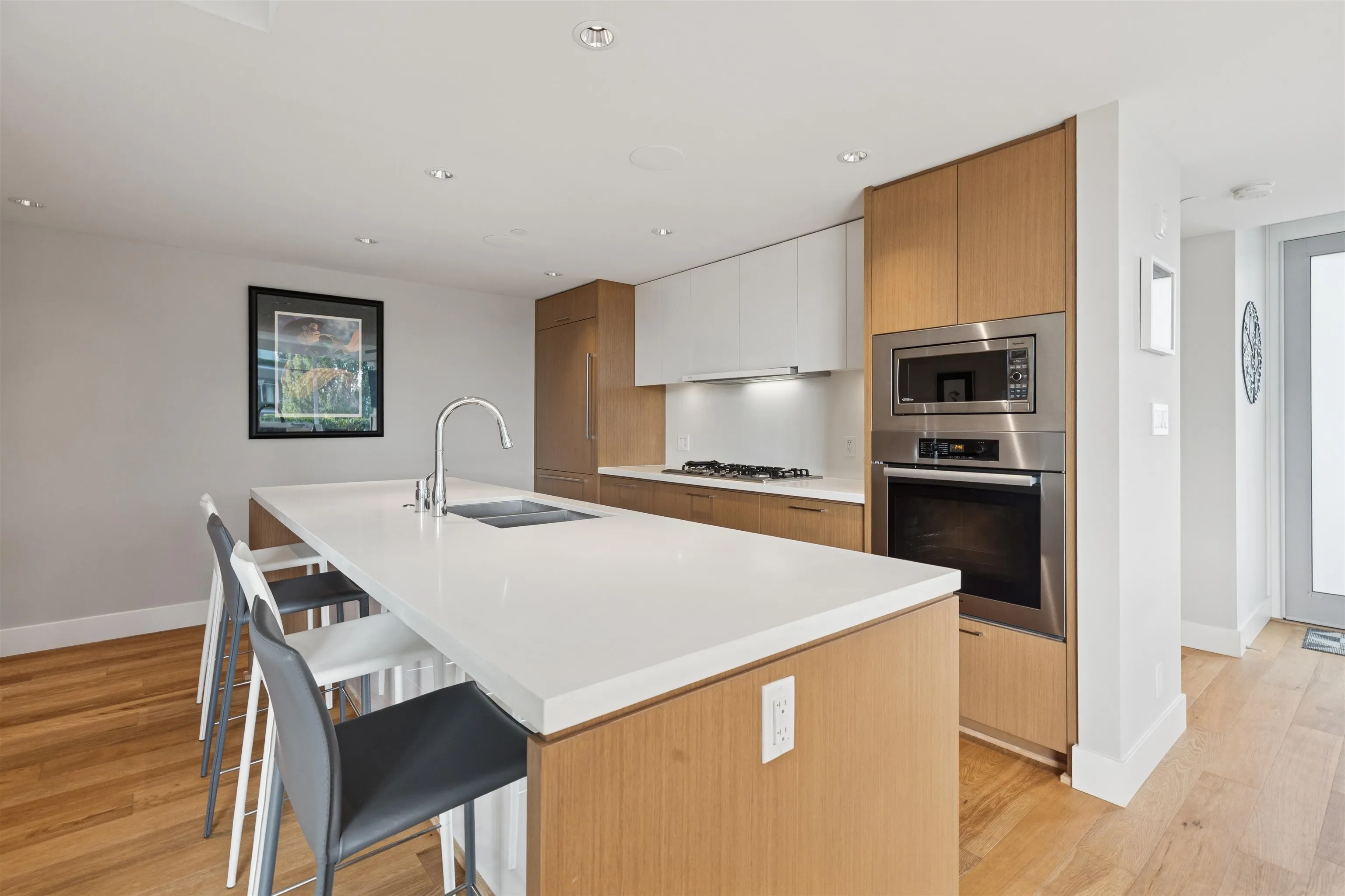 201 908 Keith Road