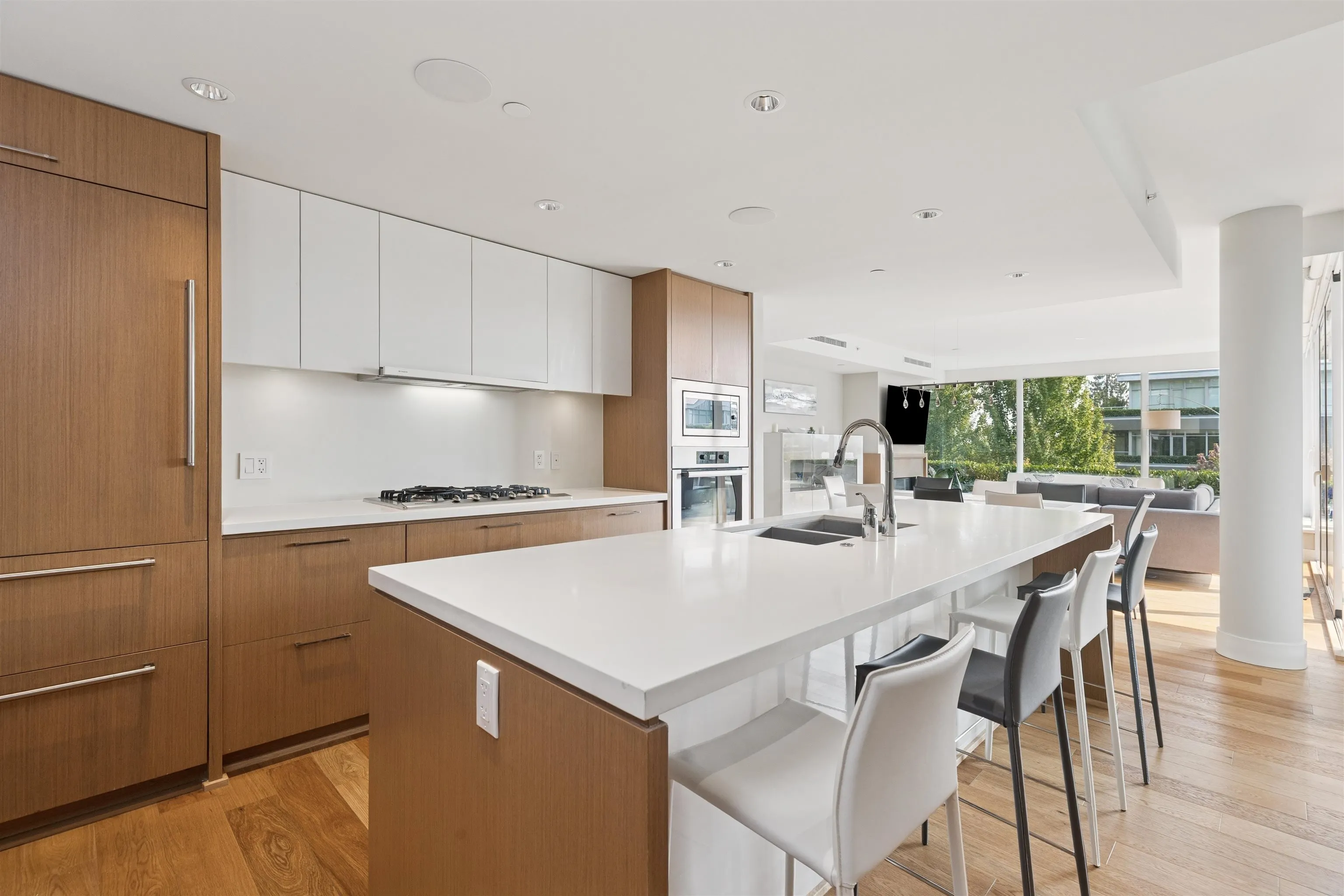 201 908 Keith Road