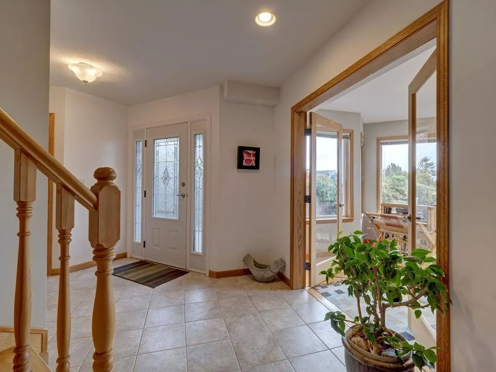 806 Oceanmount Boulevard