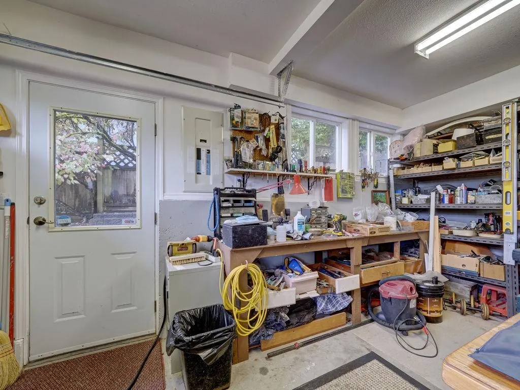 806 Oceanmount Boulevard