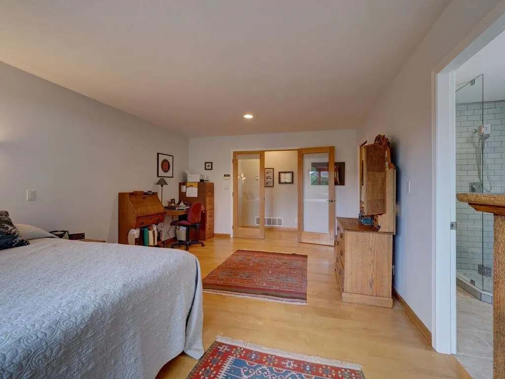 806 Oceanmount Boulevard