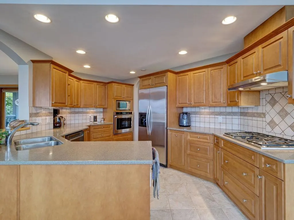 806 Oceanmount Boulevard
