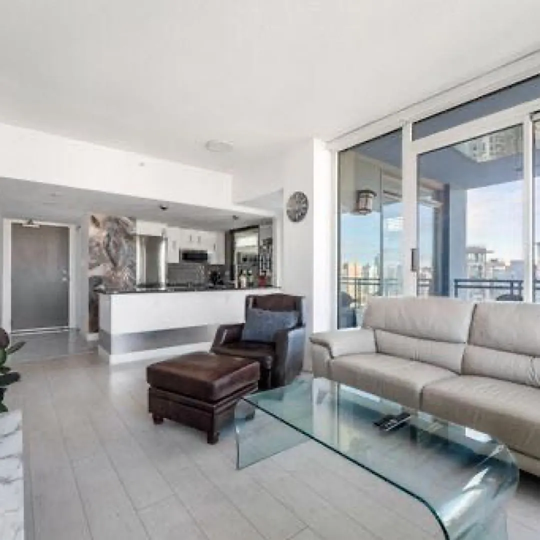 3201 183 Keefer Place