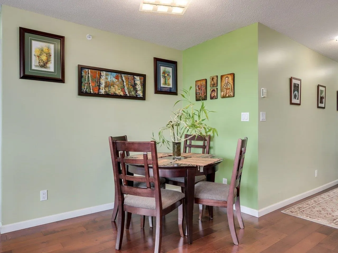 702 615 Hamilton Street