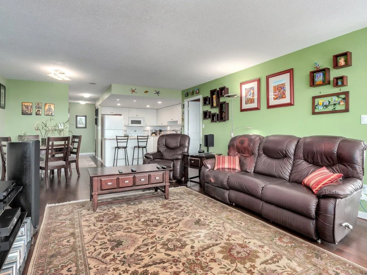 702 615 Hamilton Street