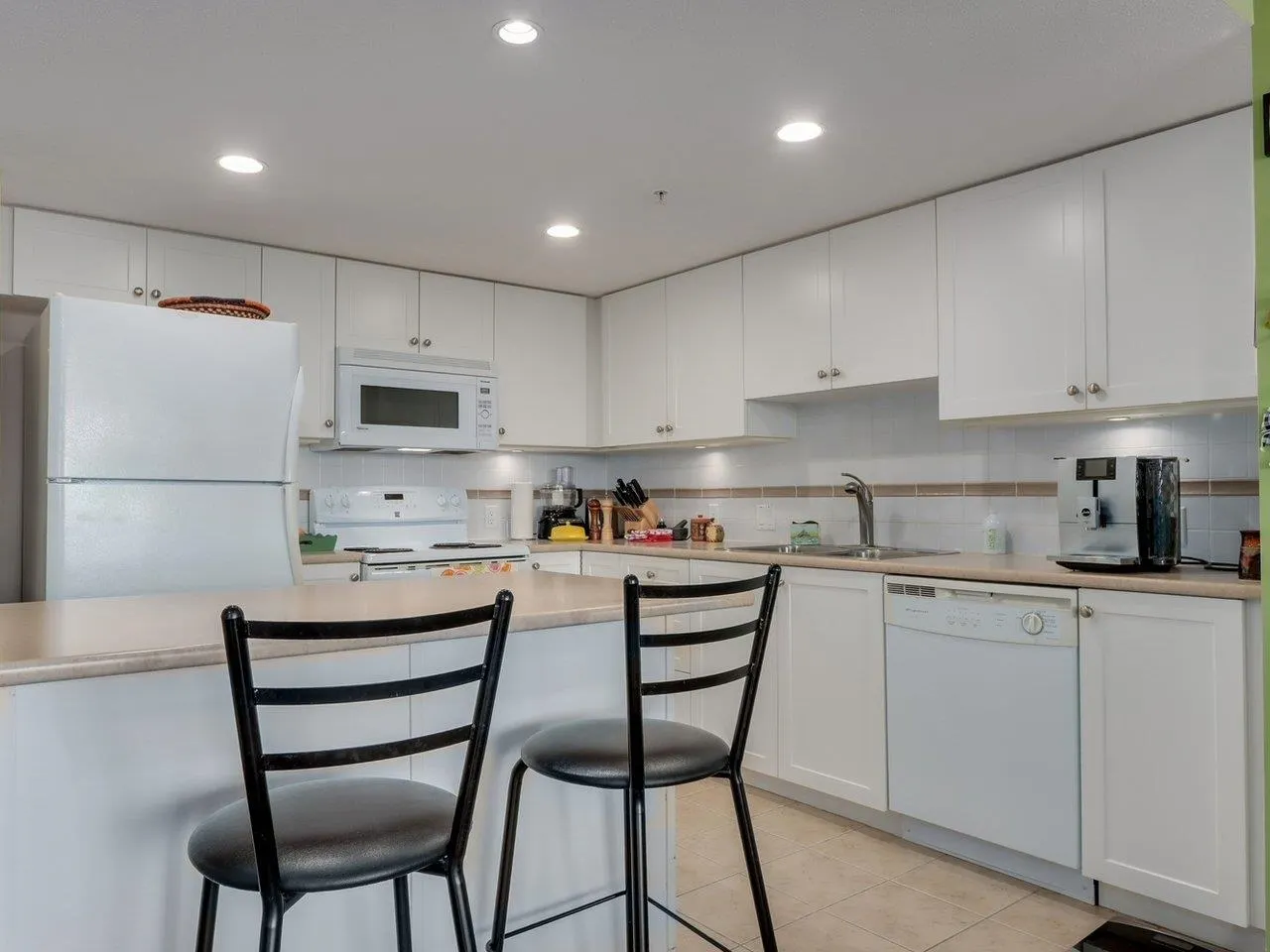 702 615 Hamilton Street