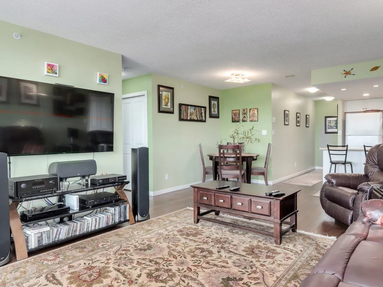 702 615 Hamilton Street