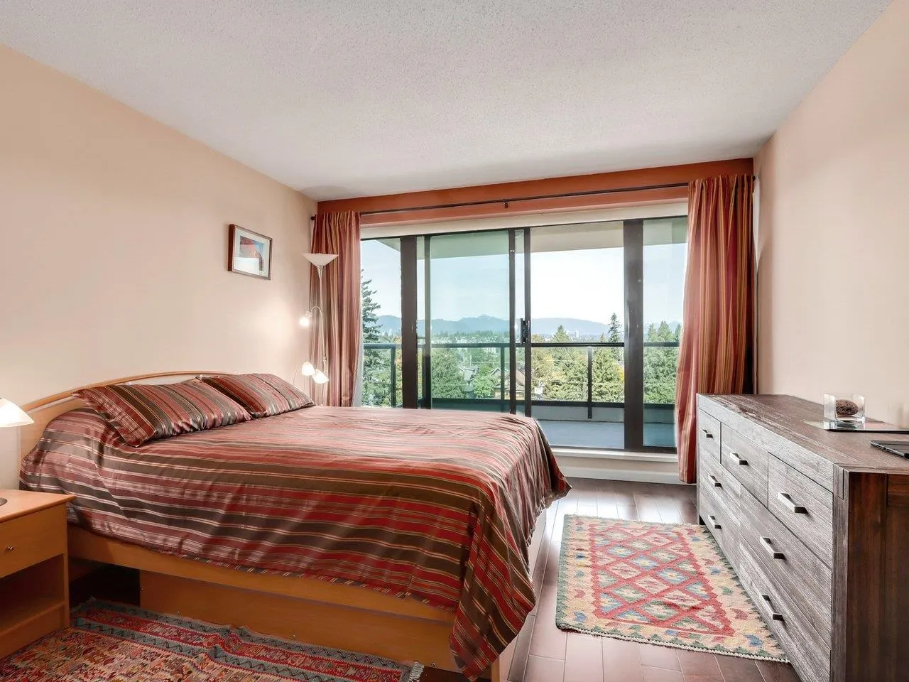 702 615 Hamilton Street