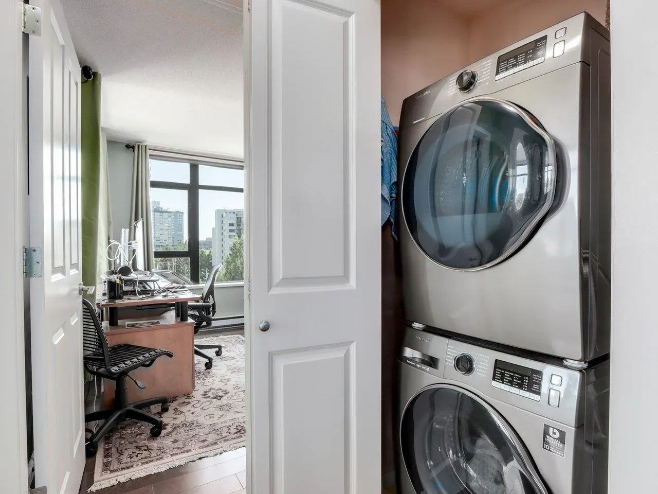 702 615 Hamilton Street