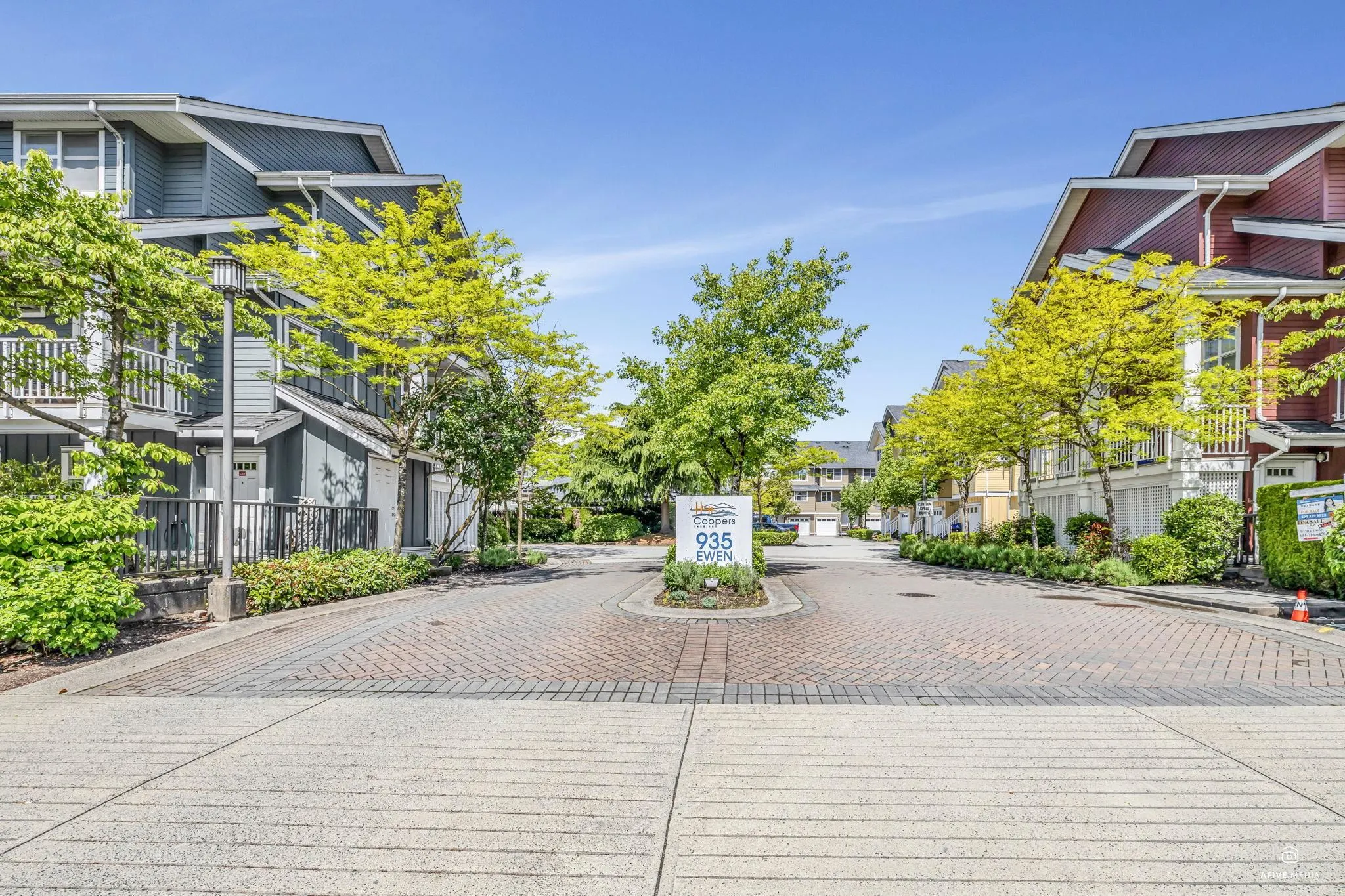 8 935 Ewen Avenue