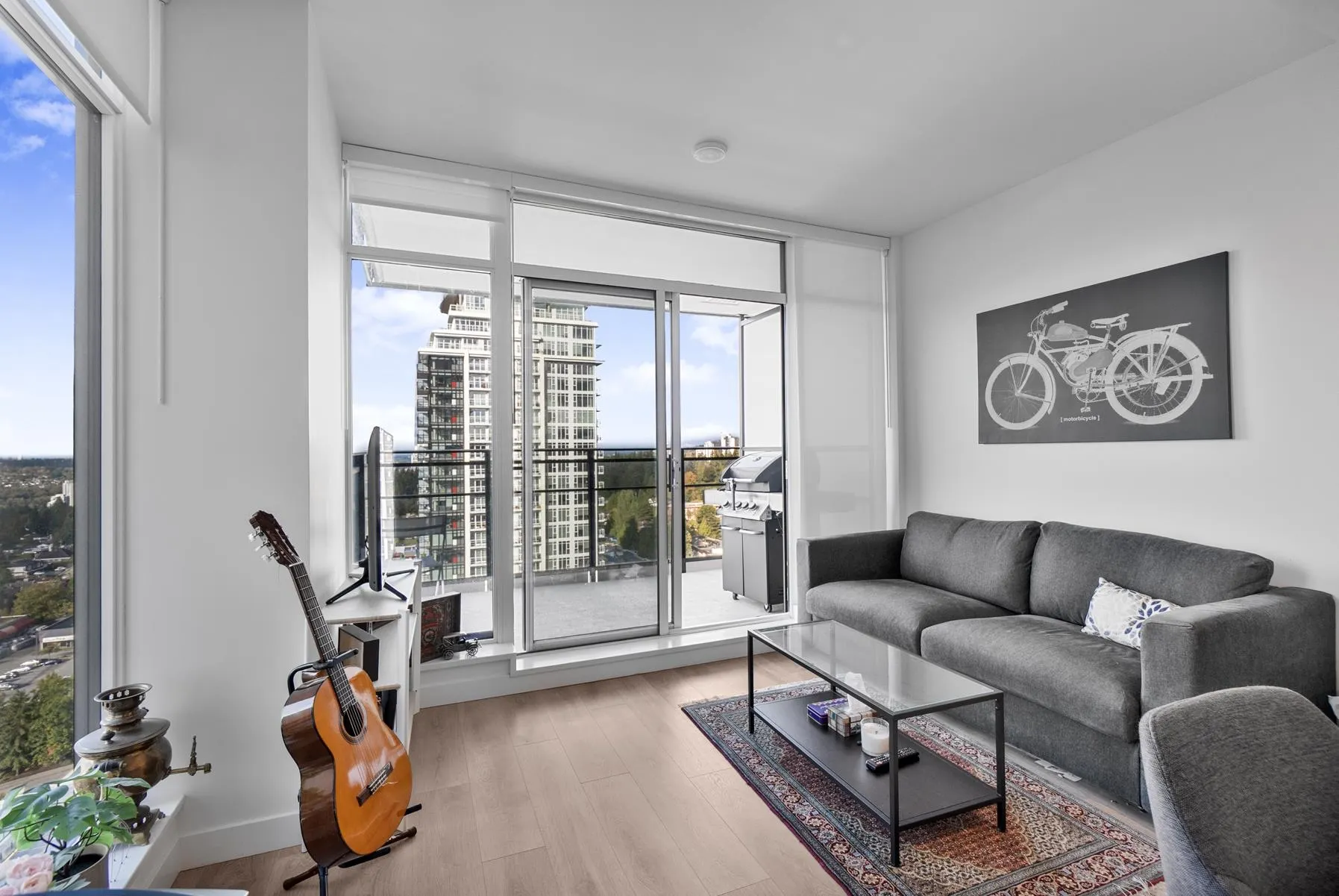 1806 1045 Austin Avenue