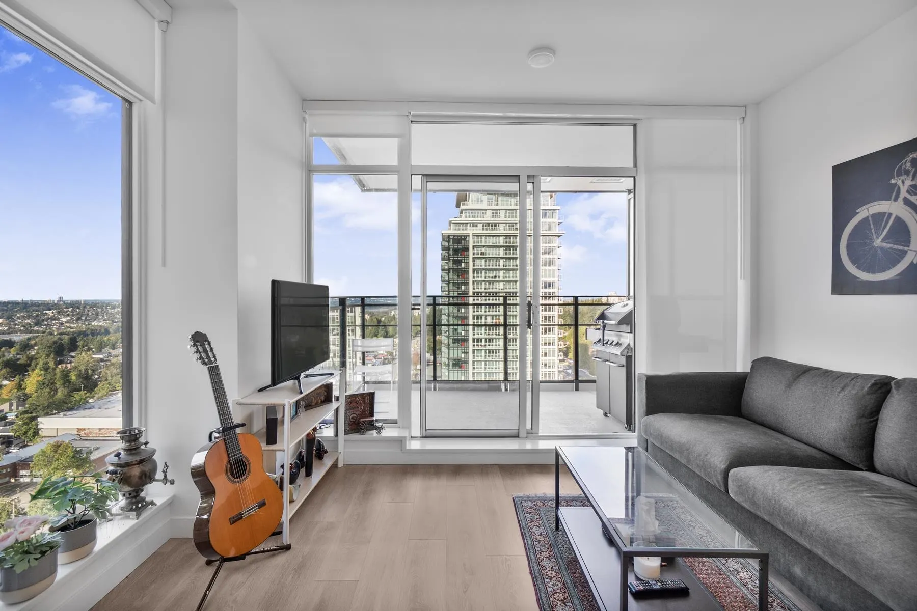 1806 1045 Austin Avenue
