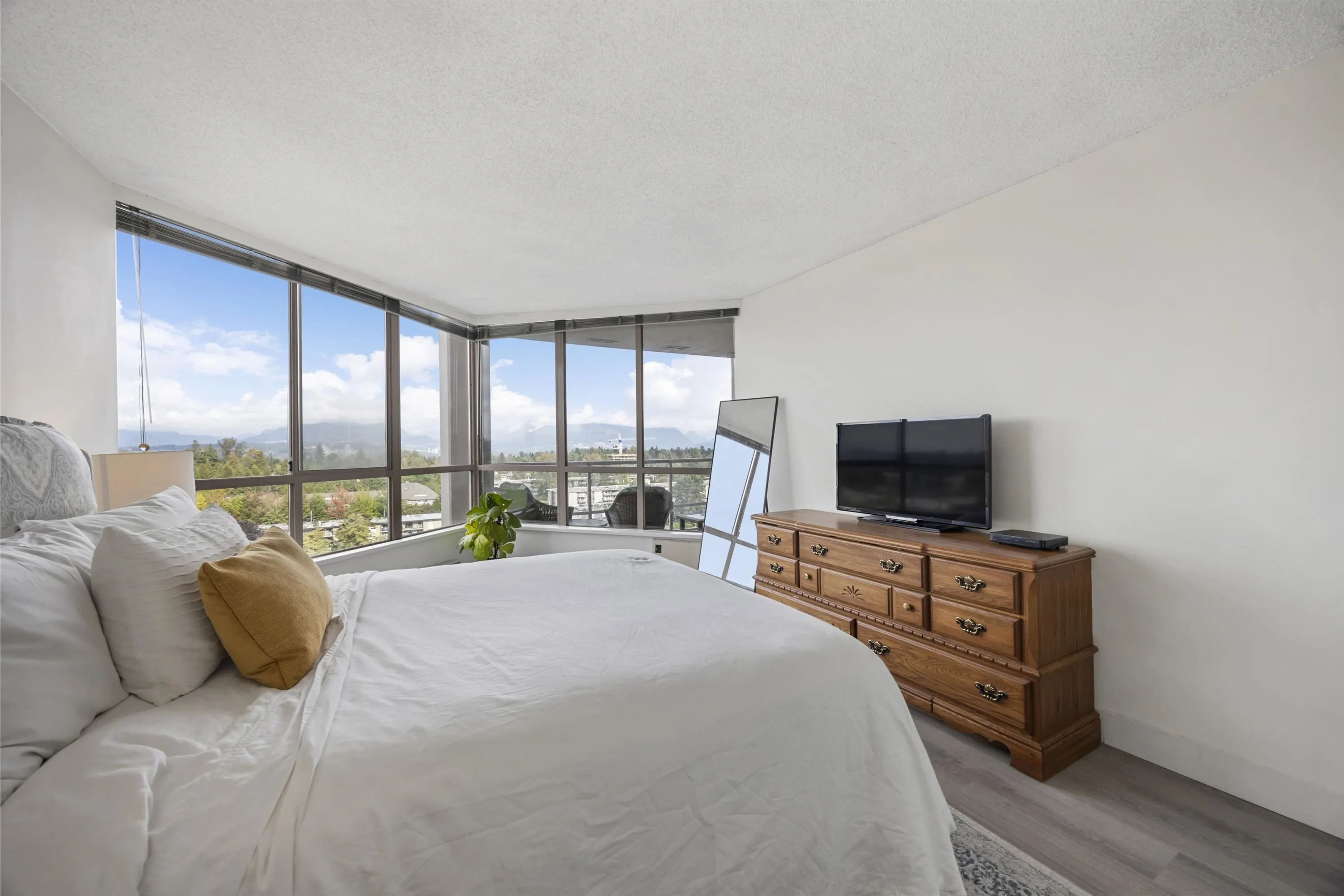 1306 14881 103a Avenue