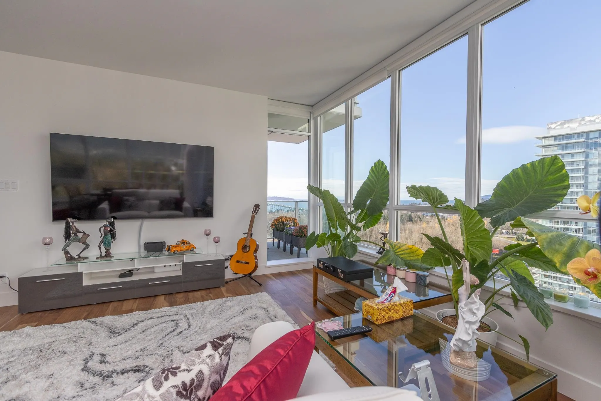 1806 1632 Lions Gate Lane