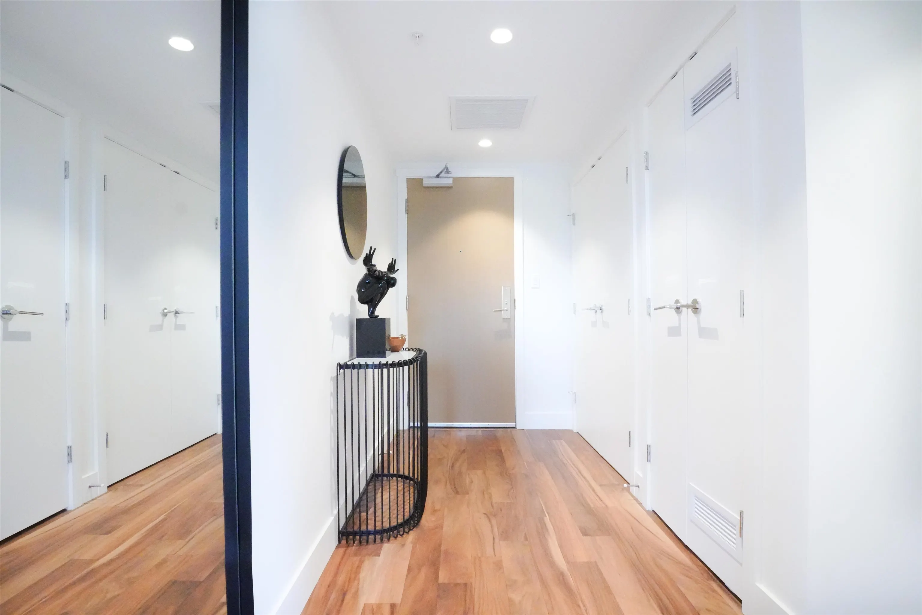 1806 1632 Lions Gate Lane