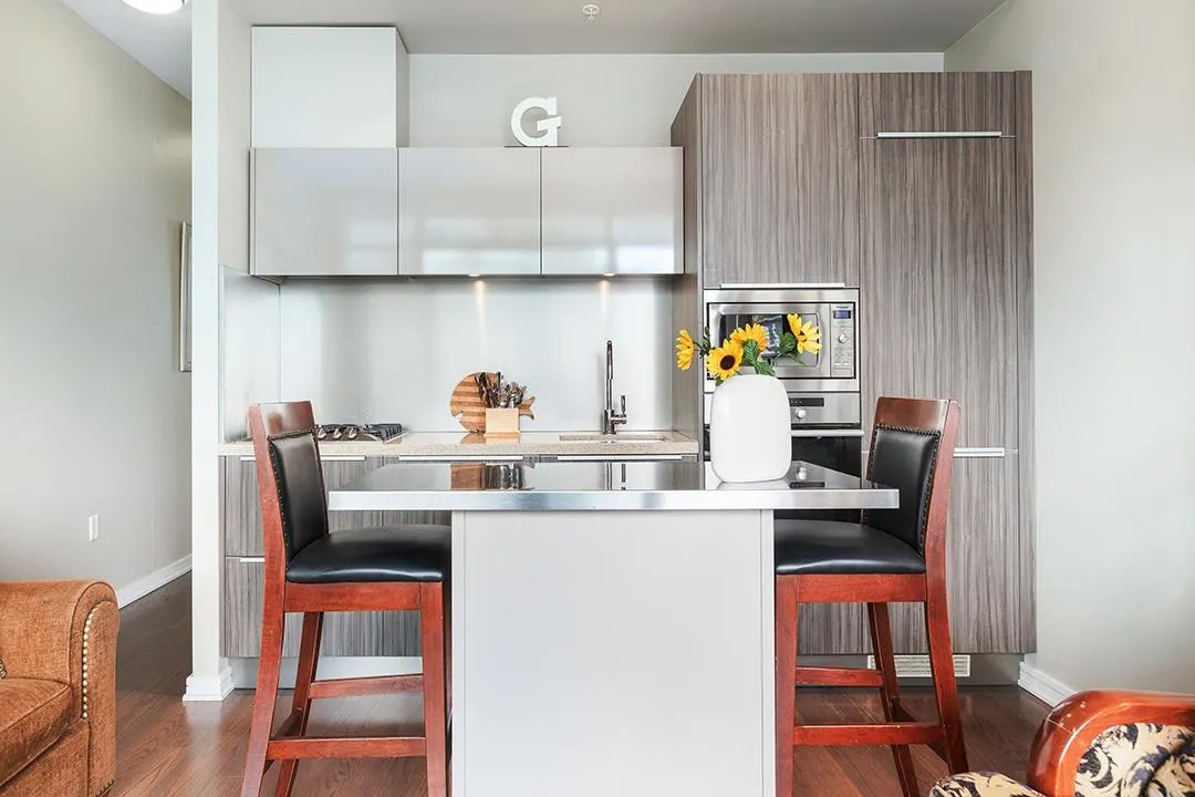 605 123 W 1st Avenue