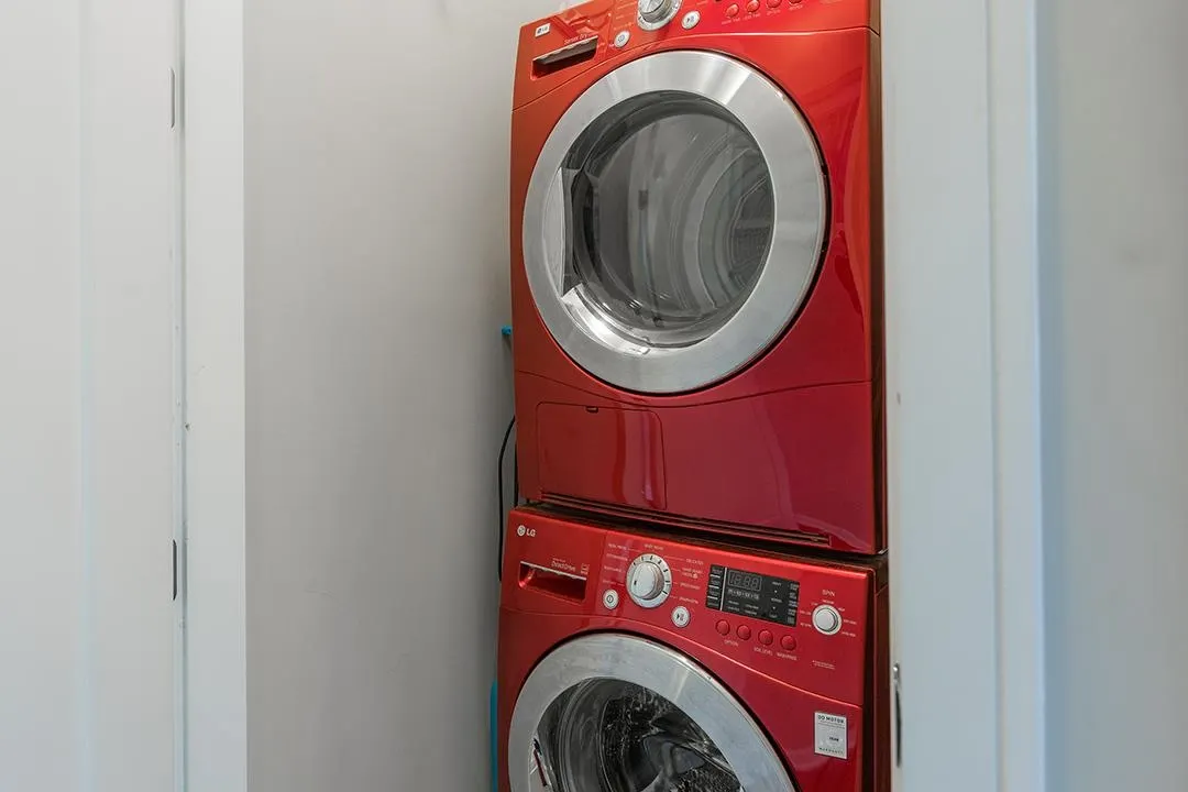 605 123 W 1st Avenue