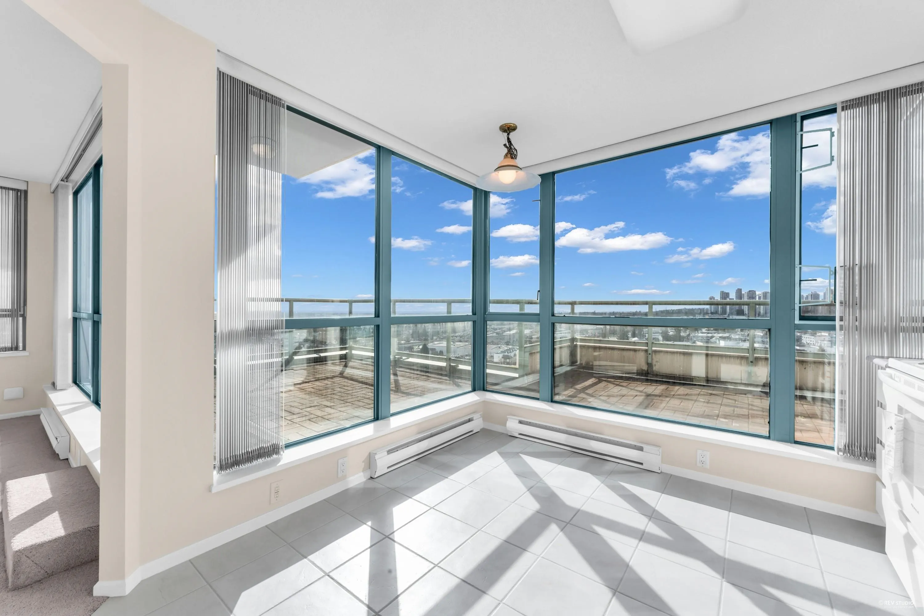 1801 6622 Southoaks Crescent