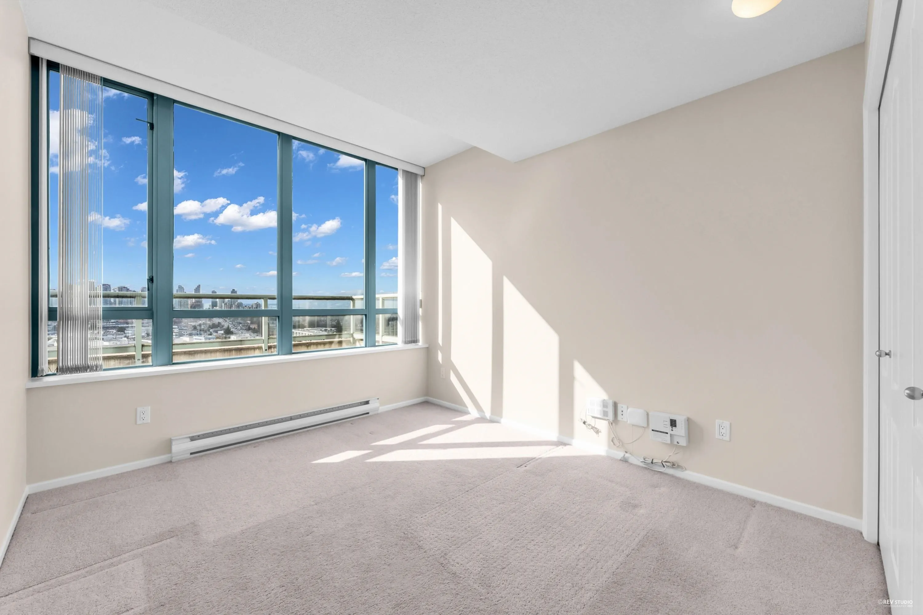 1801 6622 Southoaks Crescent