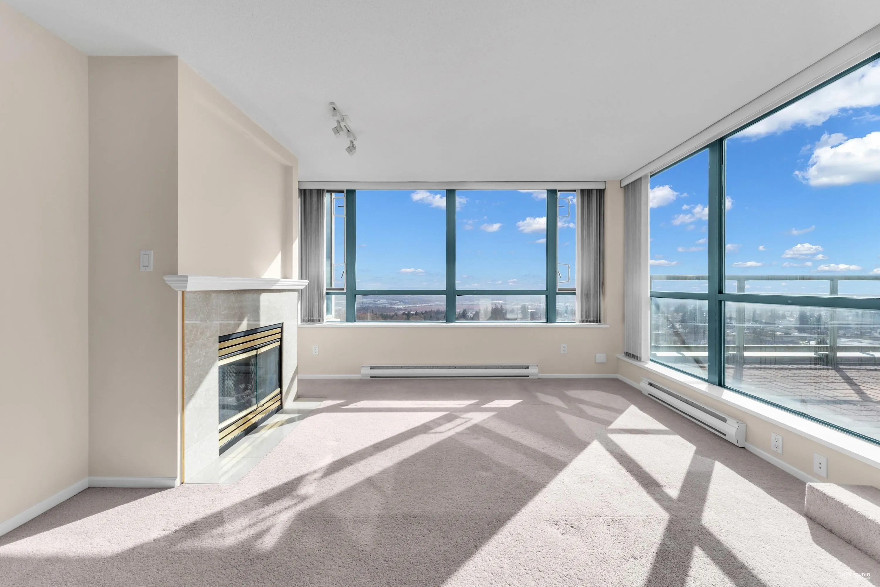 1801 6622 Southoaks Crescent