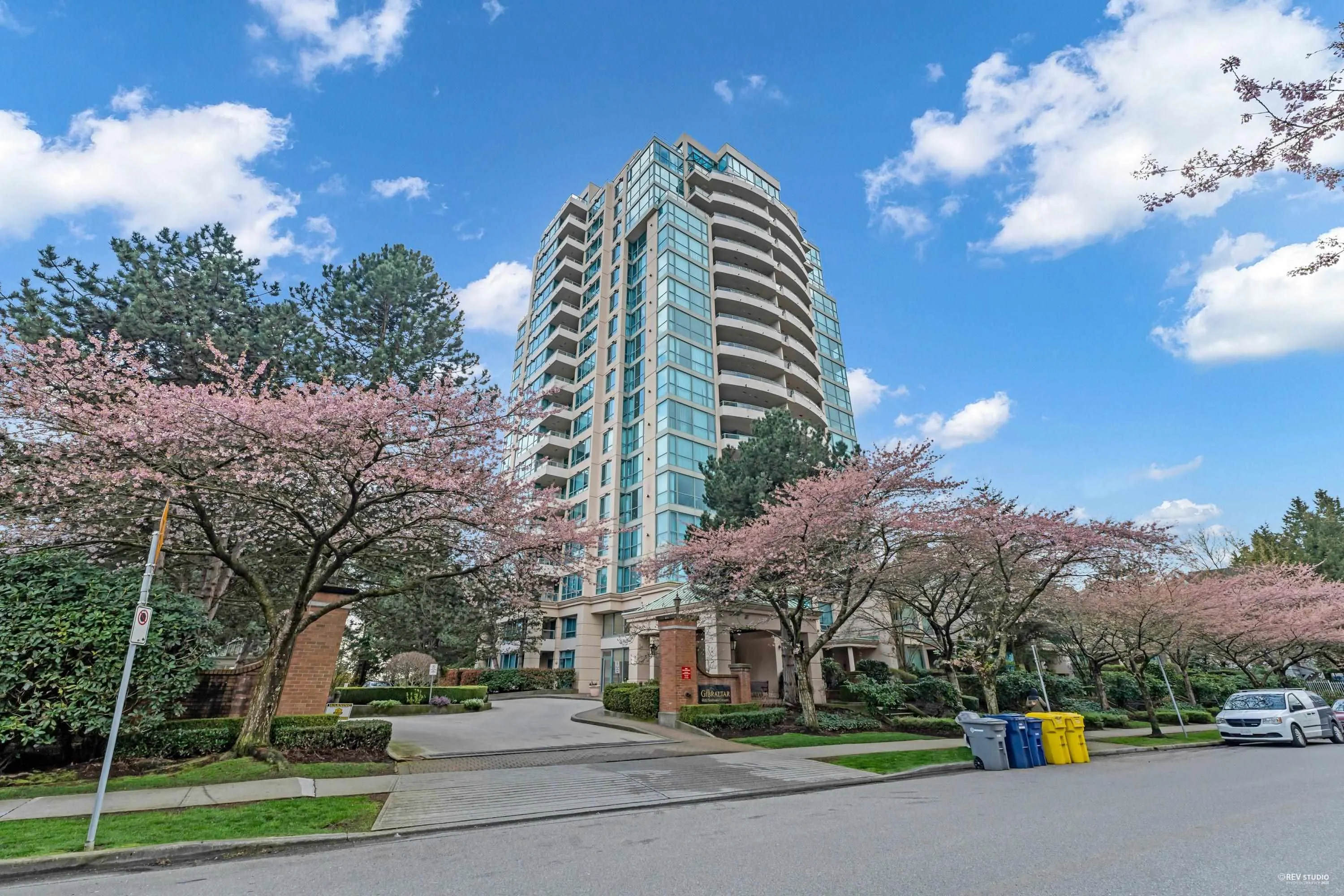 1801 6622 Southoaks Crescent