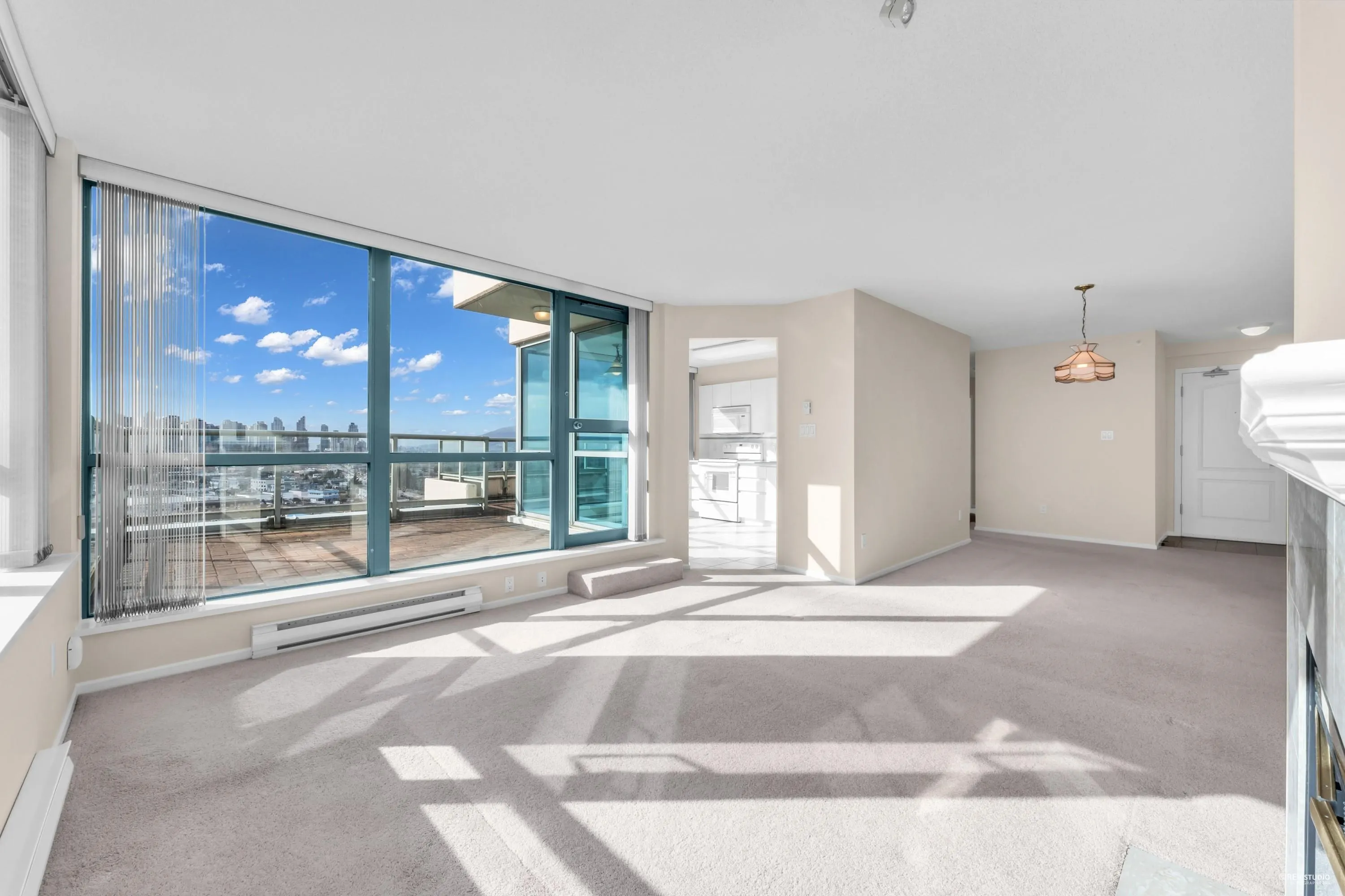 1801 6622 Southoaks Crescent