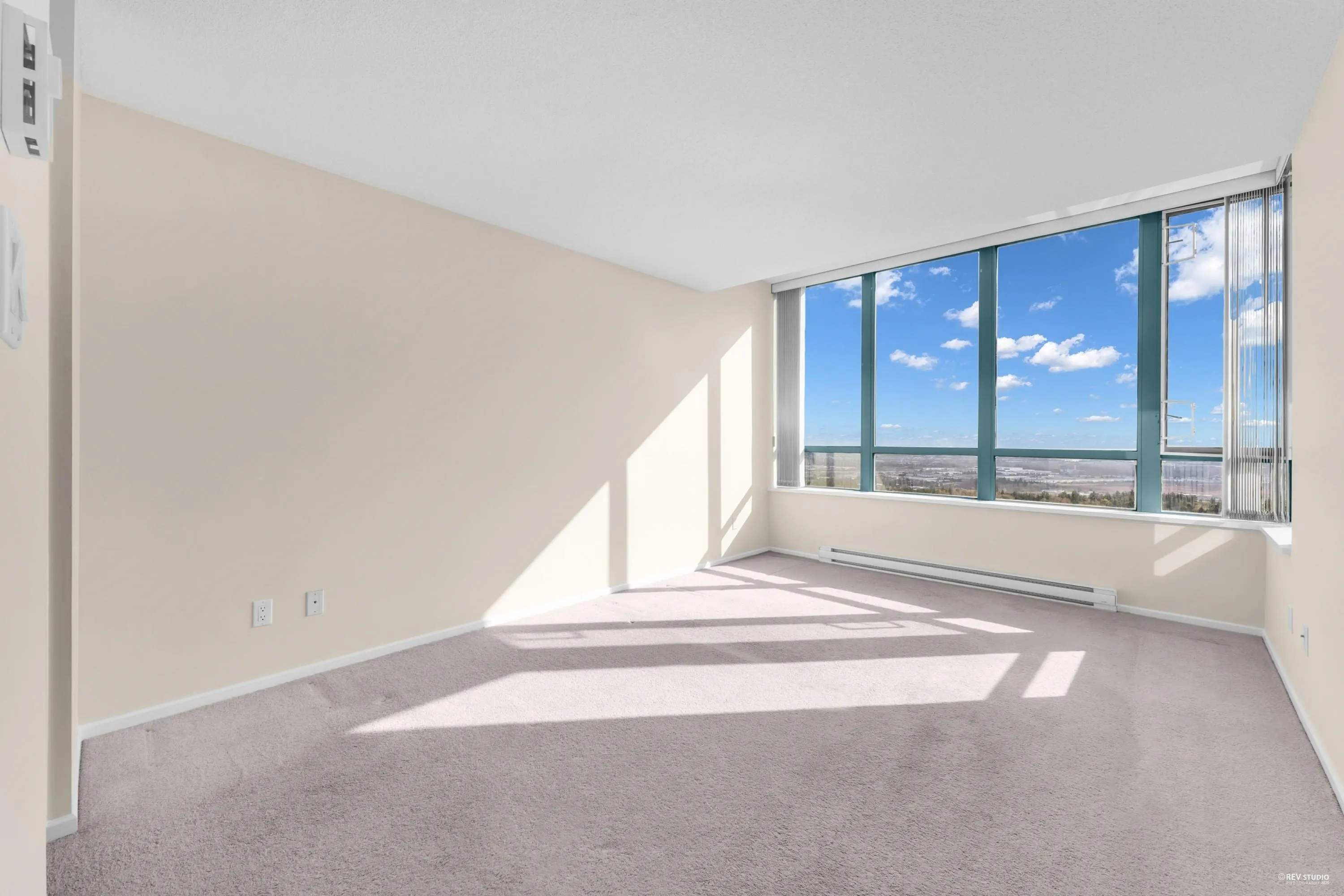 1801 6622 Southoaks Crescent