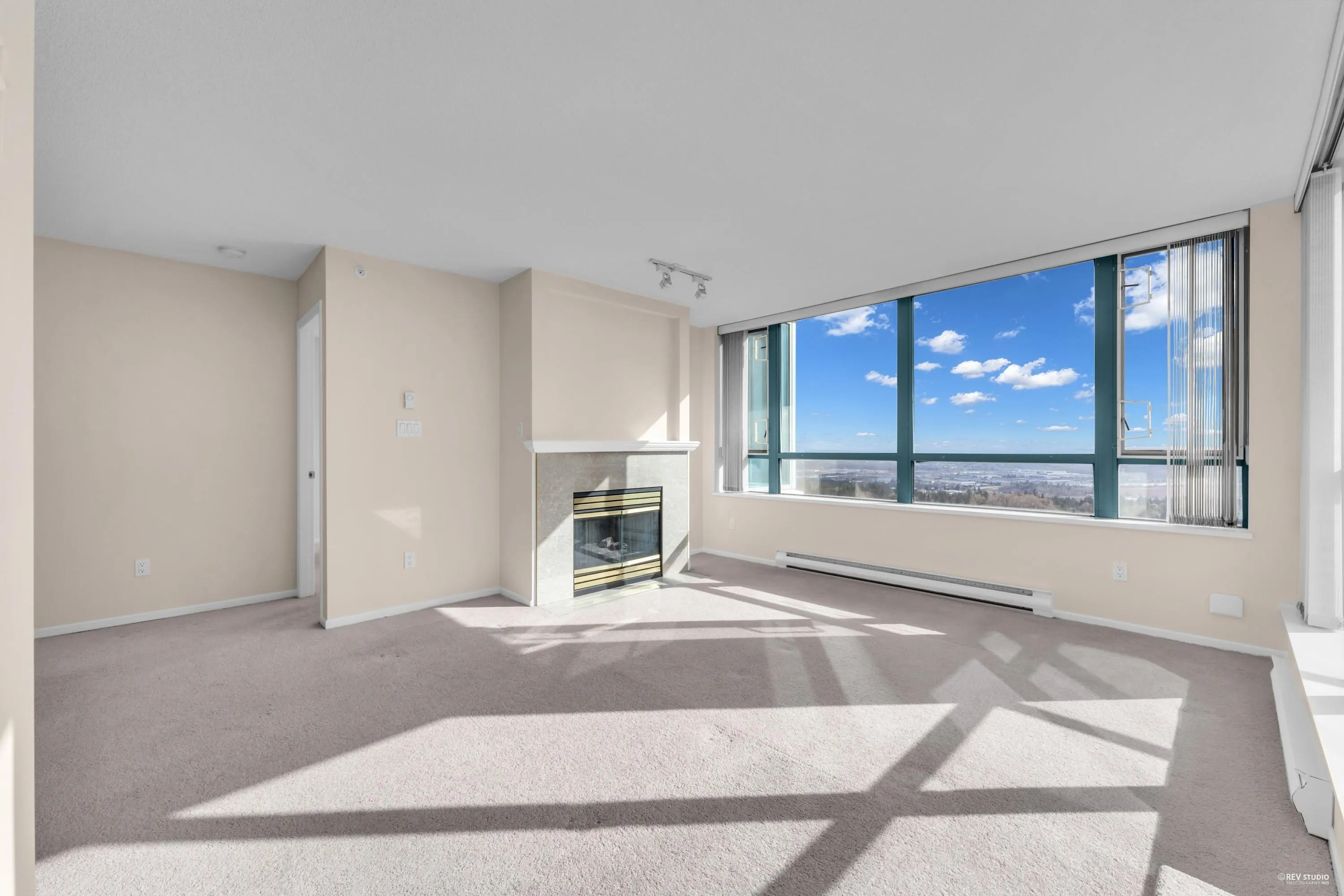 1801 6622 Southoaks Crescent