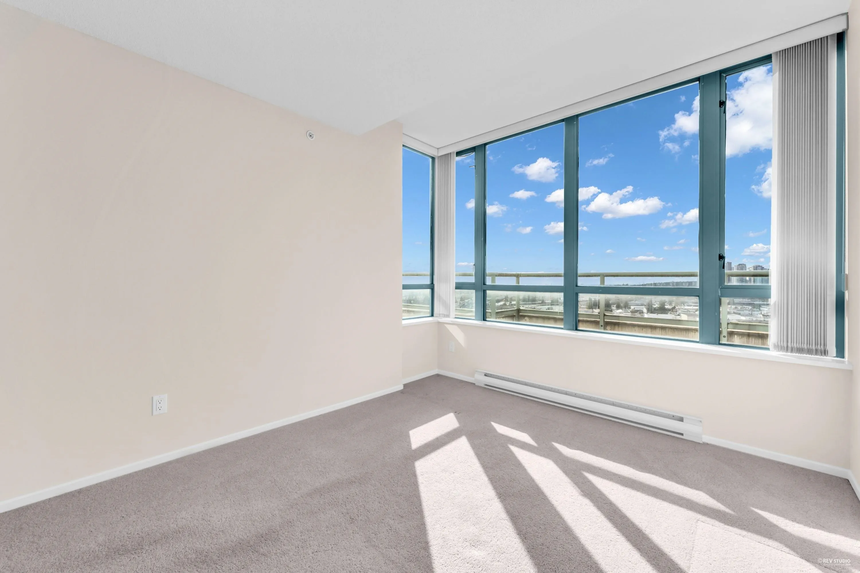 1801 6622 Southoaks Crescent