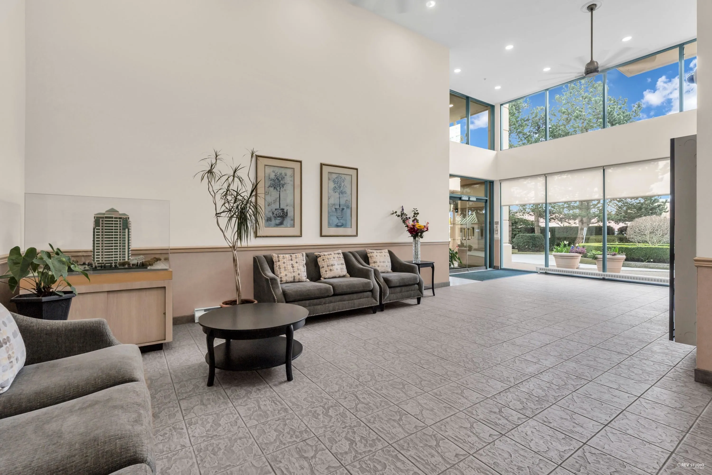 1801 6622 Southoaks Crescent
