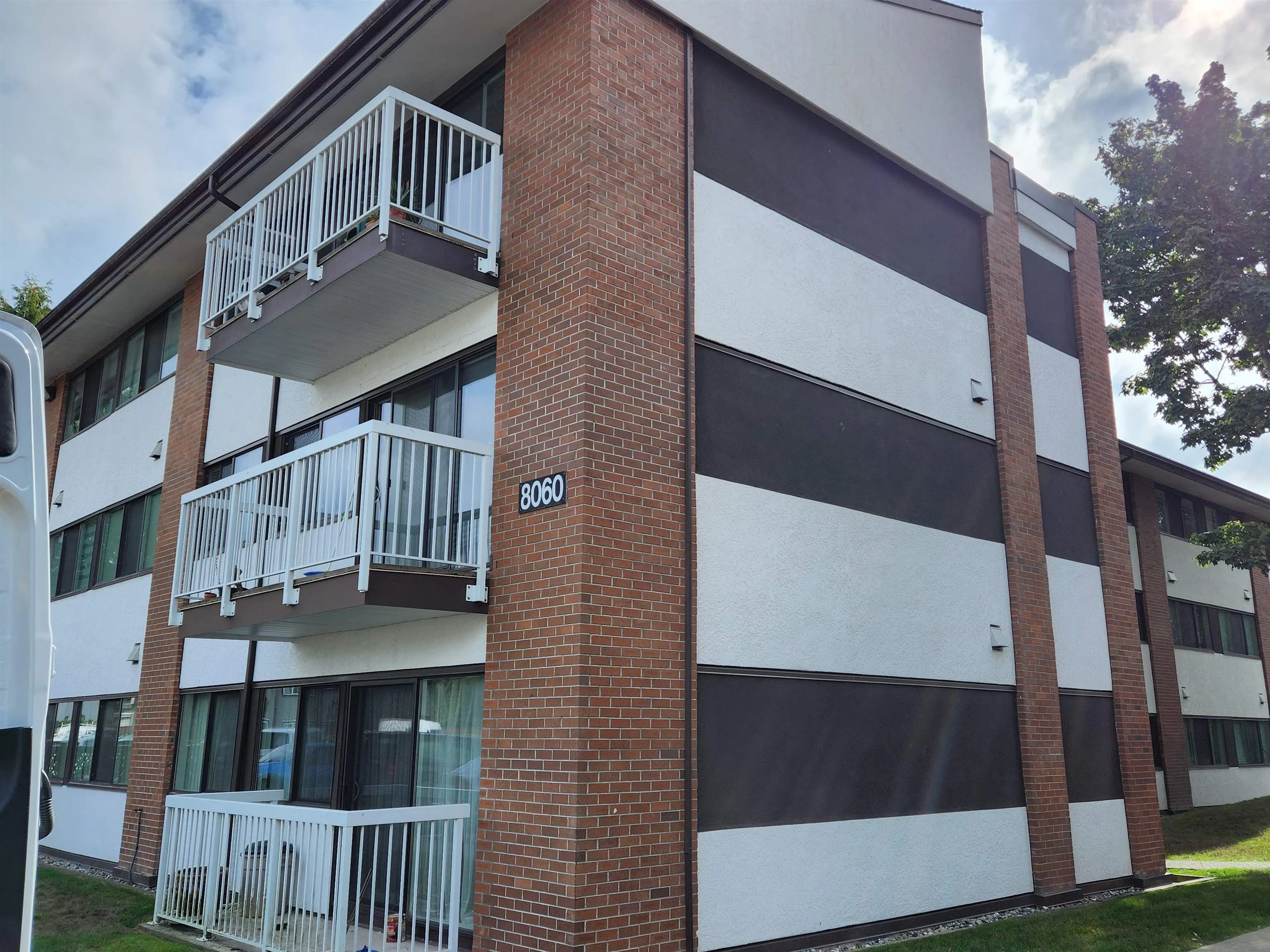 306 8060 Ryan Road