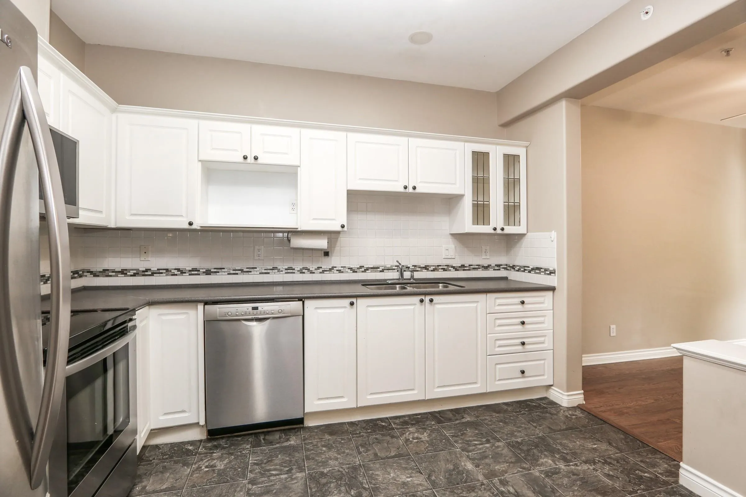 2307 8485 Young Road