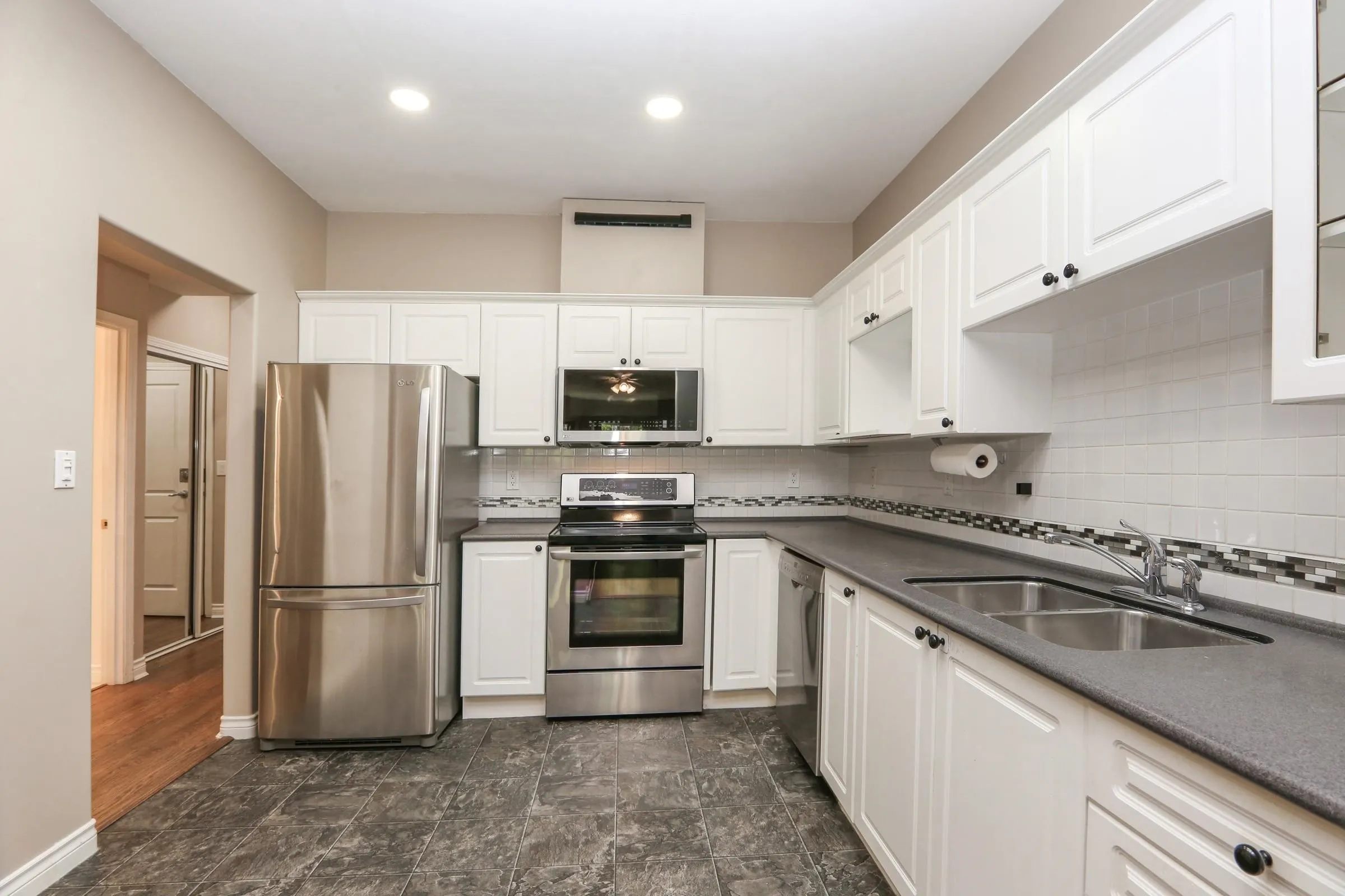 2307 8485 Young Road