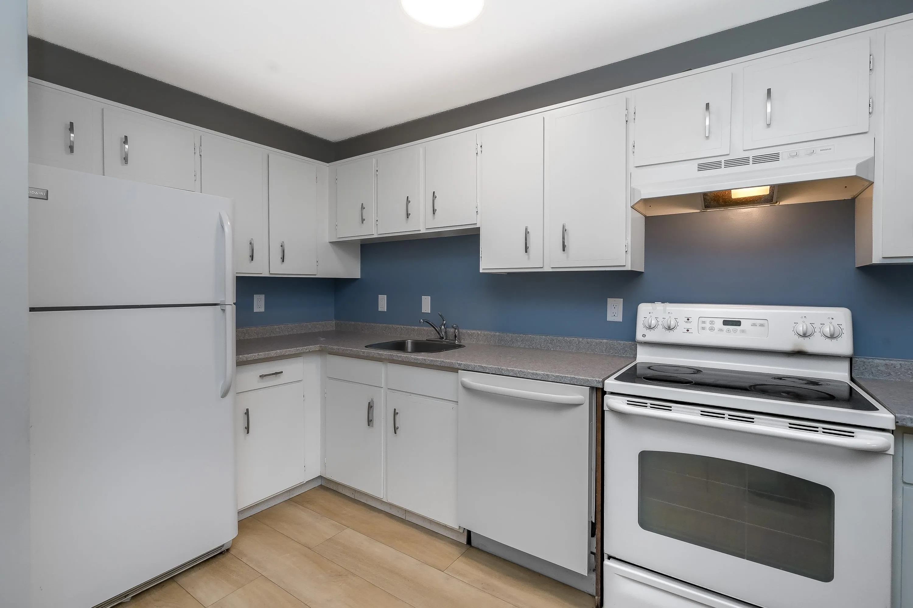 309 1561 Vidal Street