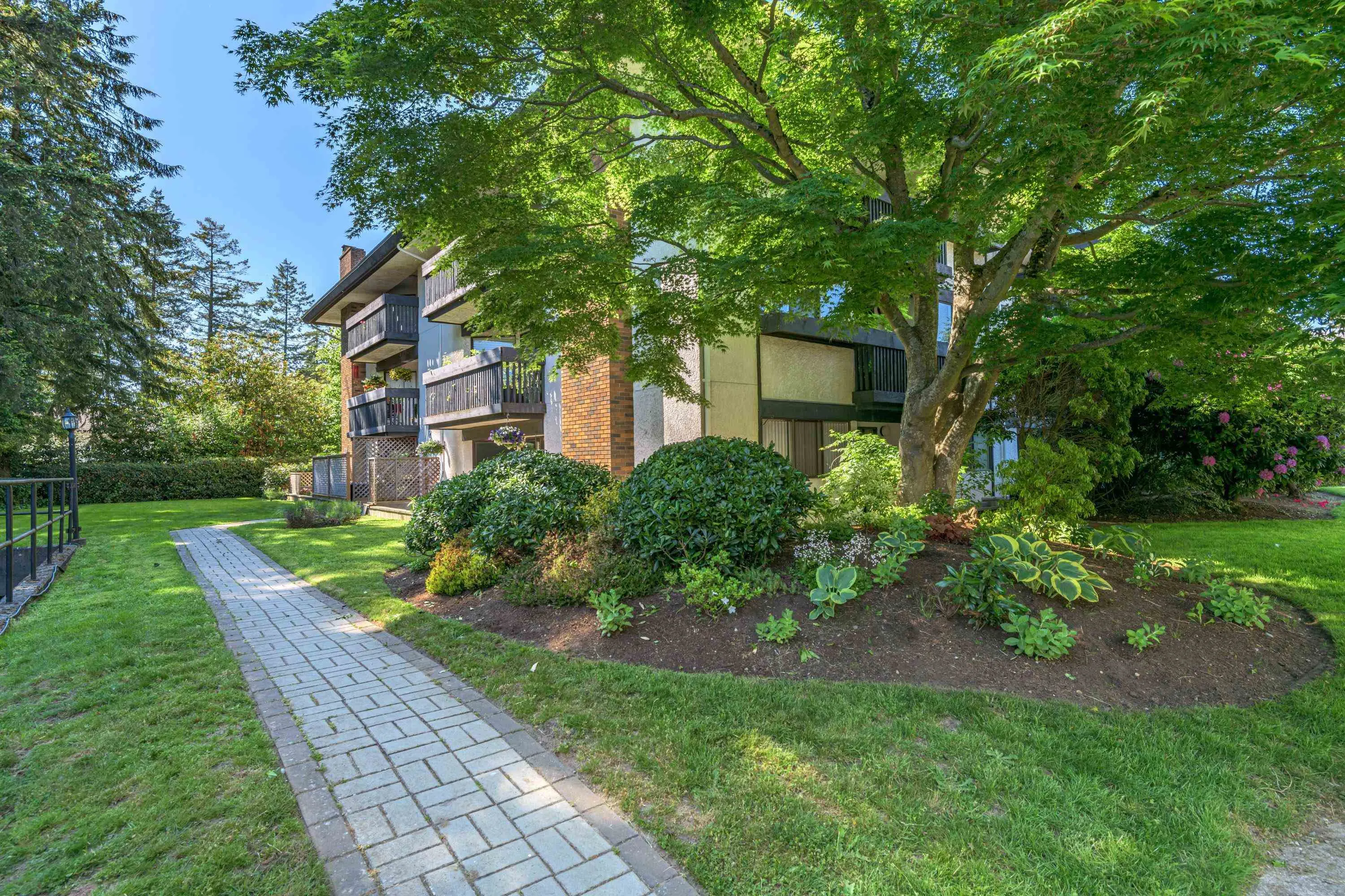 309 1561 Vidal Street