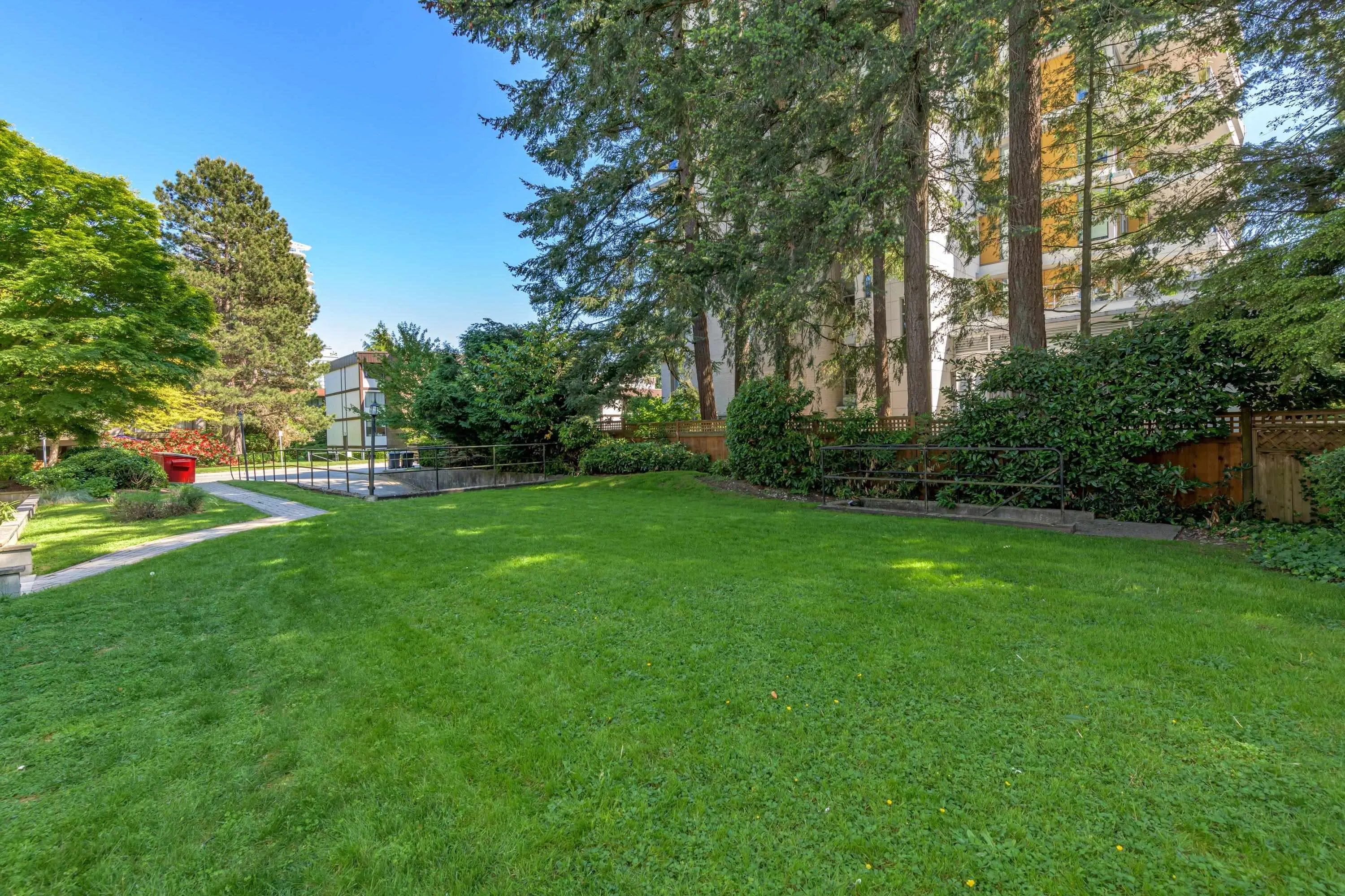 309 1561 Vidal Street