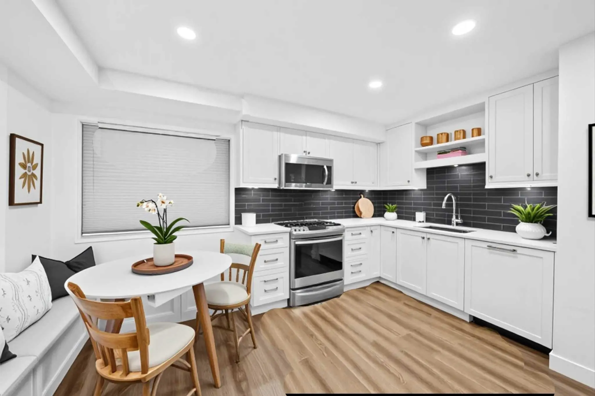 112 1345 W 4th Avenue